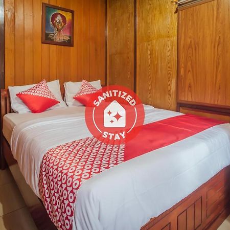 Vaccinated Staff - Oyo 1300 Crecia Guest House Hatu Екстер'єр фото
