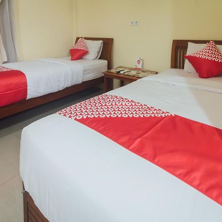 Vaccinated Staff - Oyo 1300 Crecia Guest House Hatu Екстер'єр фото