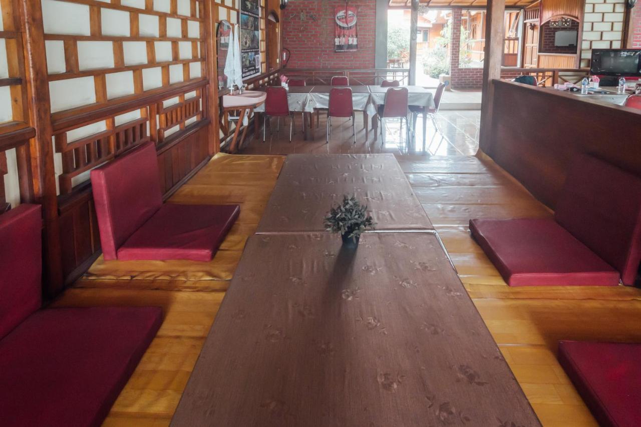 Vaccinated Staff - Oyo 1300 Crecia Guest House Hatu Екстер'єр фото