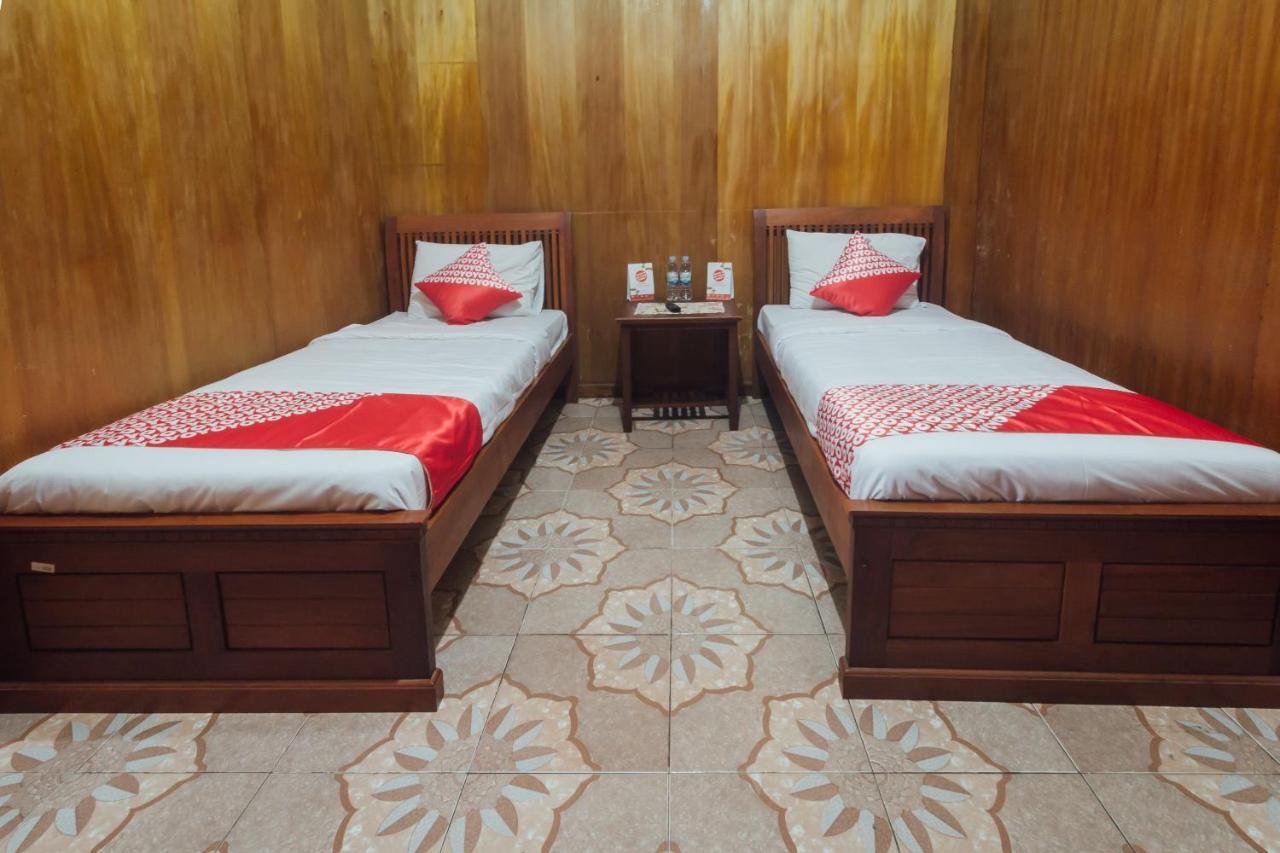 Vaccinated Staff - Oyo 1300 Crecia Guest House Hatu Екстер'єр фото
