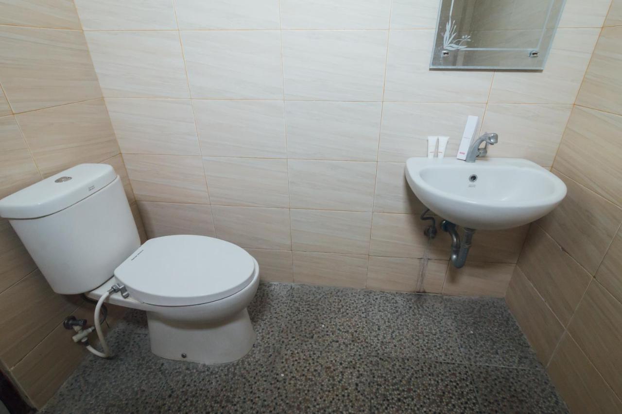 Vaccinated Staff - Oyo 1300 Crecia Guest House Hatu Екстер'єр фото