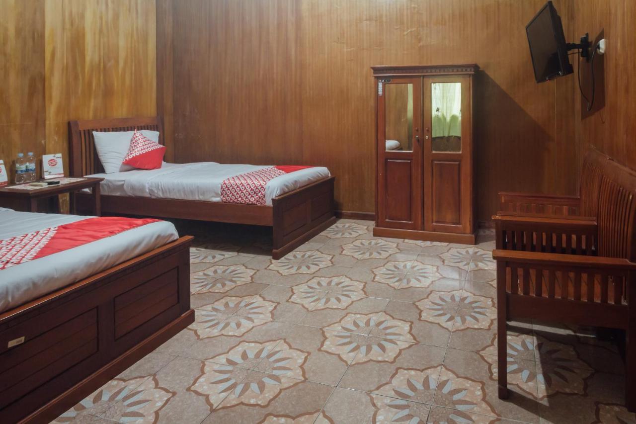 Vaccinated Staff - Oyo 1300 Crecia Guest House Hatu Екстер'єр фото