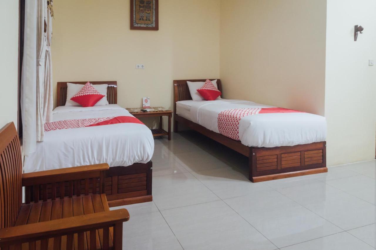 Vaccinated Staff - Oyo 1300 Crecia Guest House Hatu Екстер'єр фото