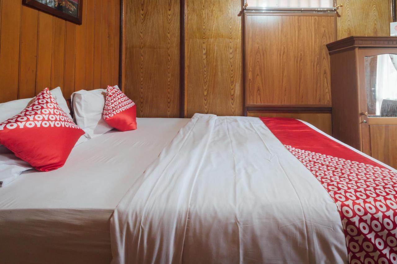 Vaccinated Staff - Oyo 1300 Crecia Guest House Hatu Екстер'єр фото