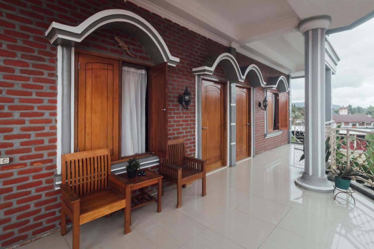 Vaccinated Staff - Oyo 1300 Crecia Guest House Hatu Екстер'єр фото