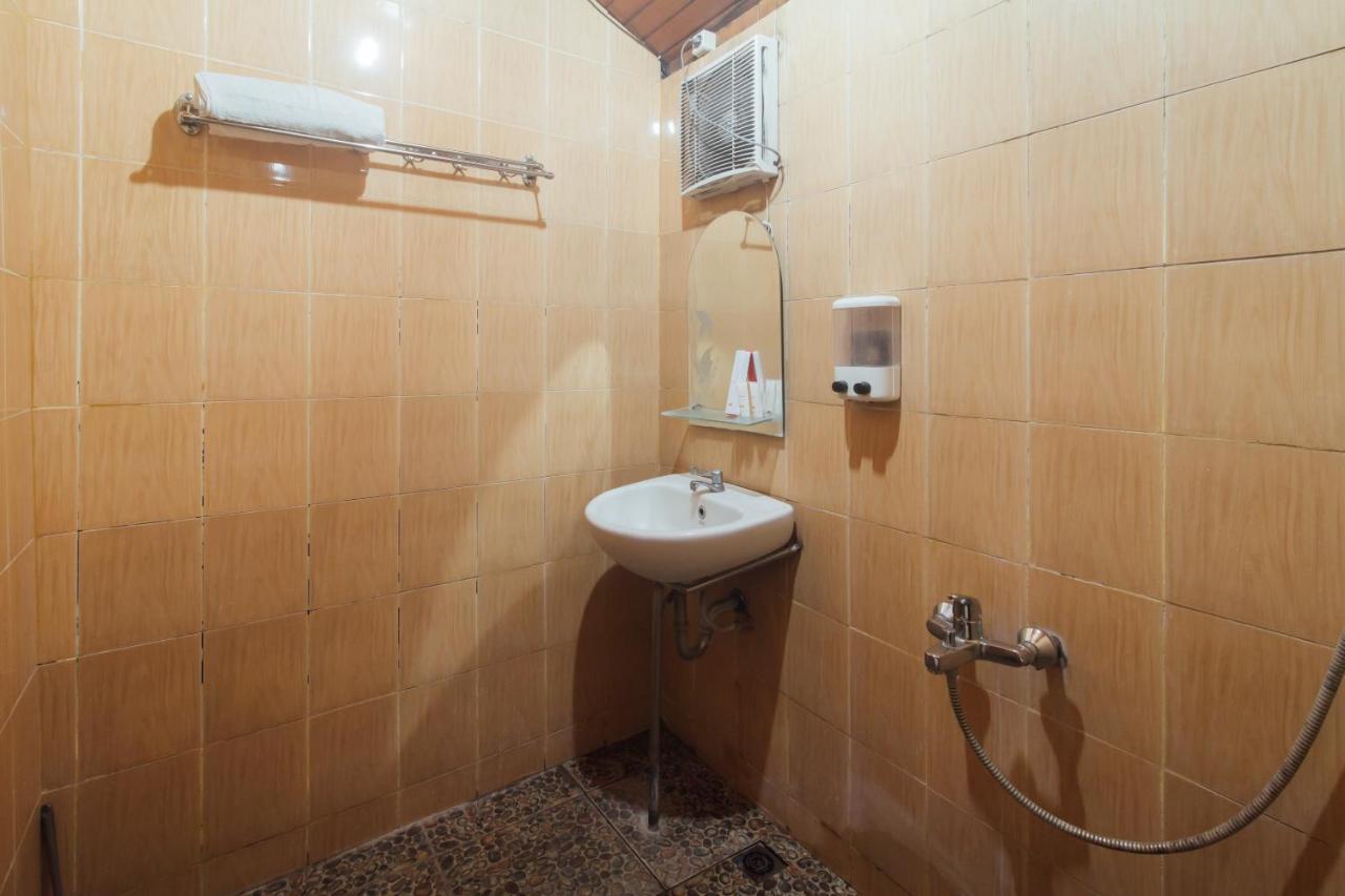 Vaccinated Staff - Oyo 1300 Crecia Guest House Hatu Екстер'єр фото